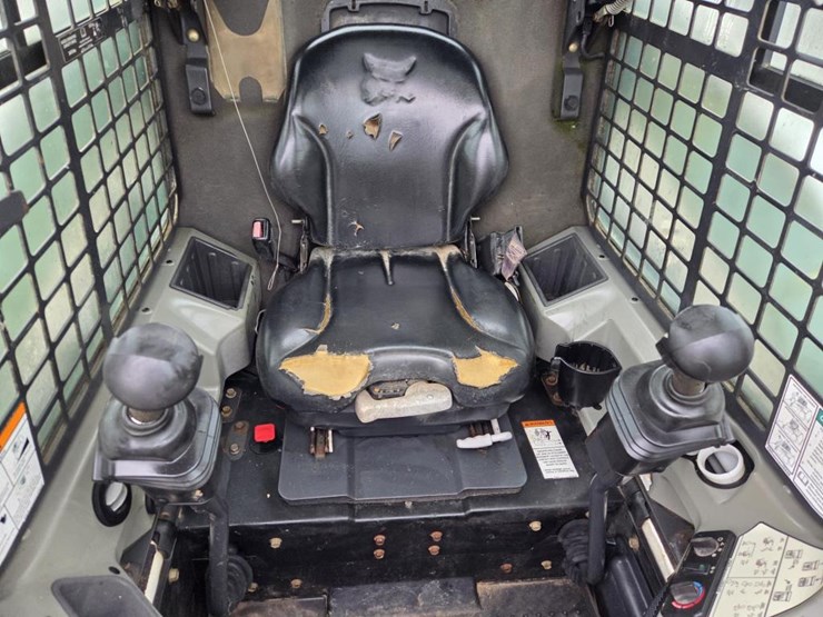 2013-bobcat-t770-image-39