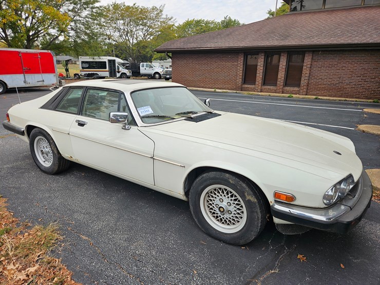#21242-•-1990-jaguar-xjs-passenger-car-image-10