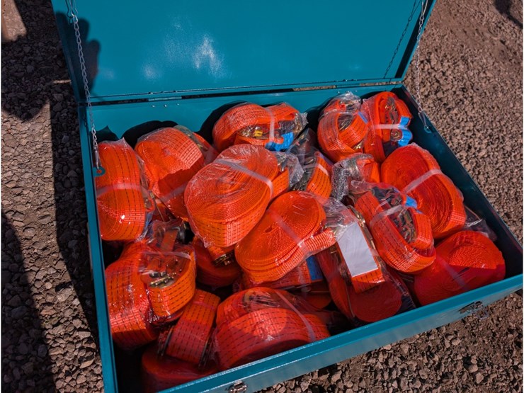 (24)-ratchet-tie-downs-&-flat-pack-tool-box-image-1