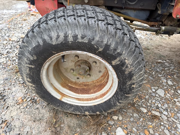 massey-ferguson-1210-image-12