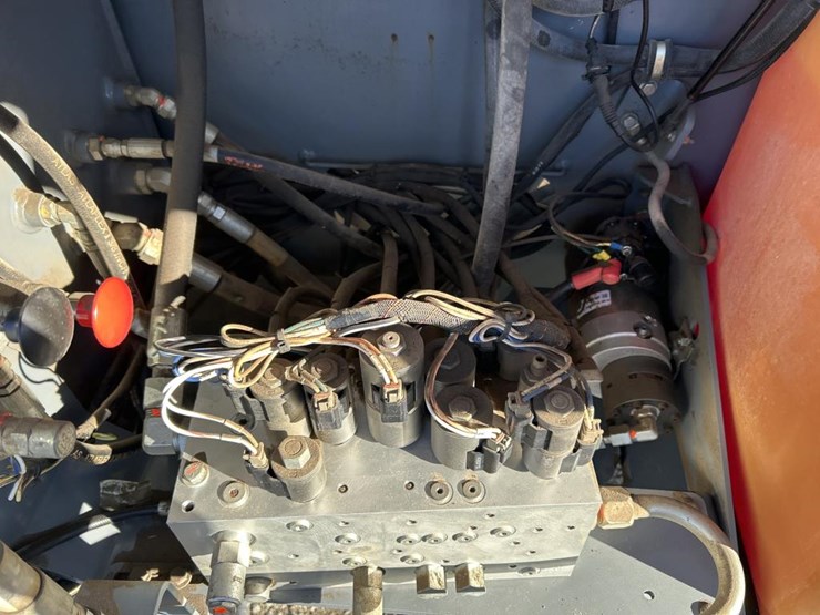 2017-skyjack-sj45t-image-52