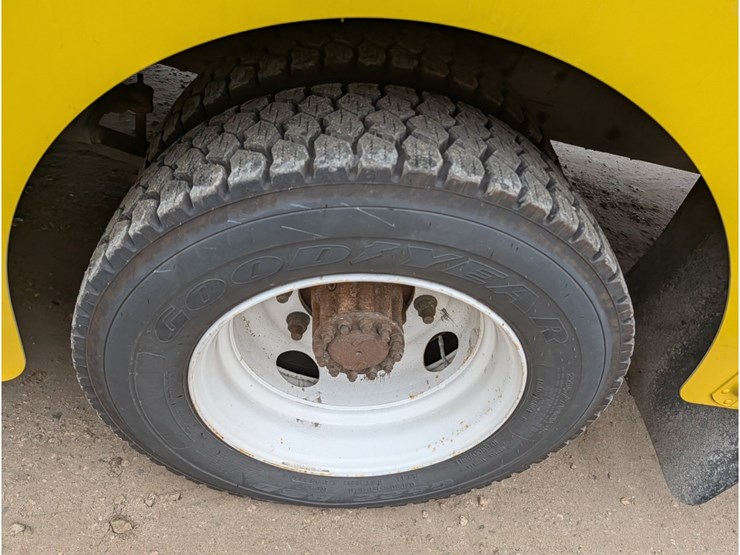 2017-freightliner-mt55-image-8