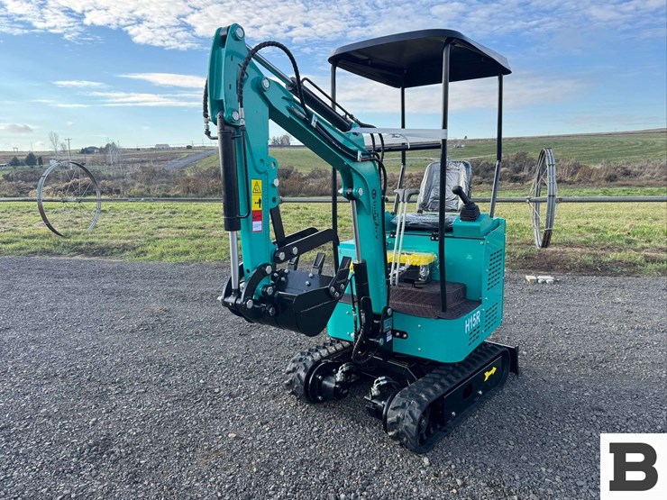 2025-cfg-industrial-h15r-mini-excavator-image-11