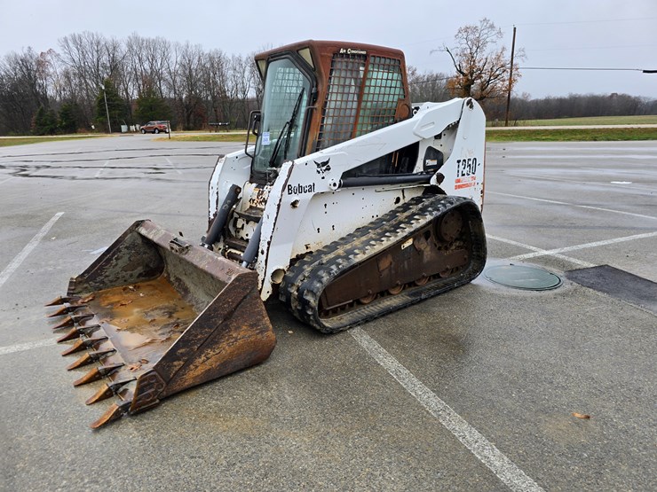 bobcat-t250-image-5