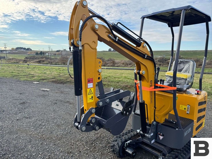 2025-cfg-industrial-mx12r-mini-excavator-image-10