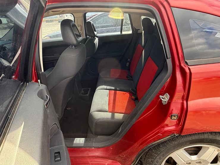 2008-dodge-caliber-image-24