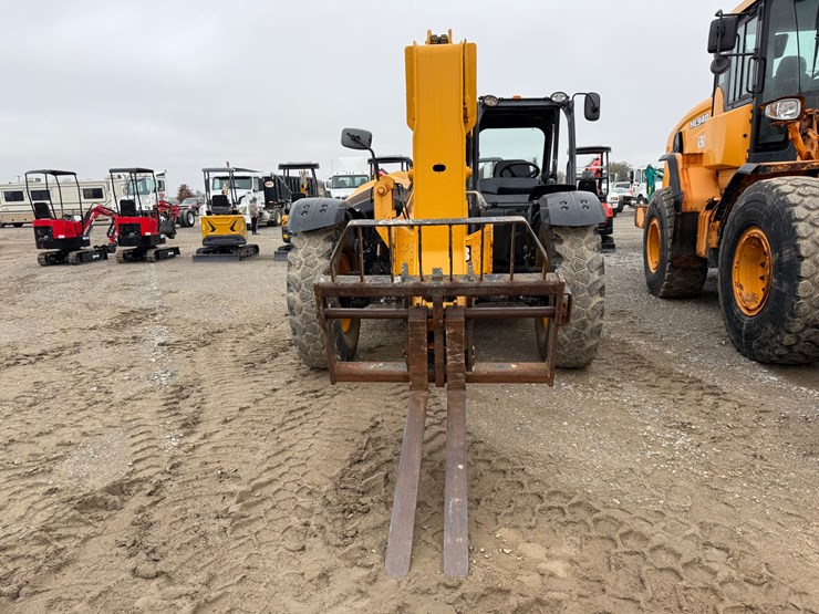 2018-jcb-509-42-image-2