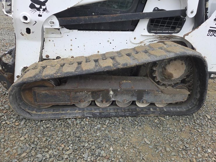 2020-bobcat-t740-image-56