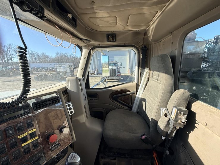 #1972-•-2008-international-eagle-day-cab-truck-tractor-image-37