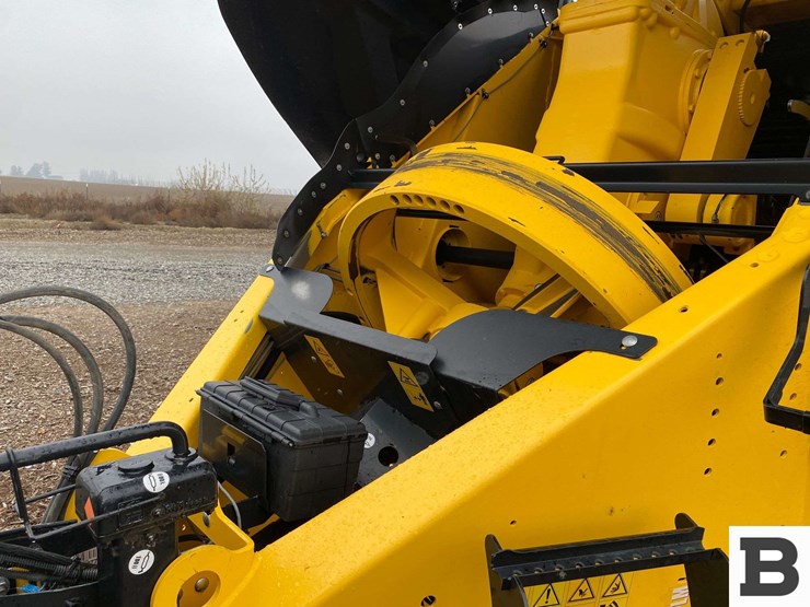 new-holland-340-image-20