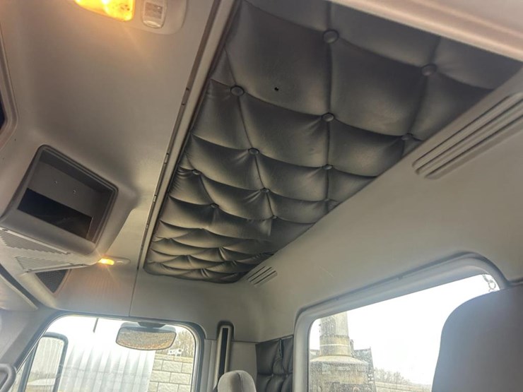 #1675-•-2016-freightliner-harrison-glider-kit-day-cab-truc-image-72