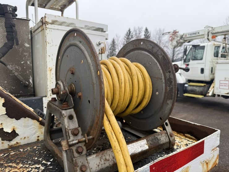 #2000-•-2014-freightliner-altec-digger-derrick-image-45