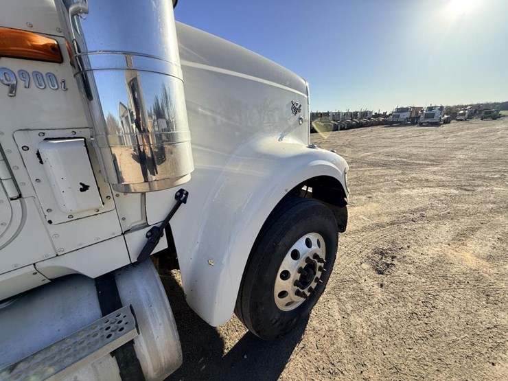 #1965-•-2008-international-eagle-day-cab-truck-tractor-image-26