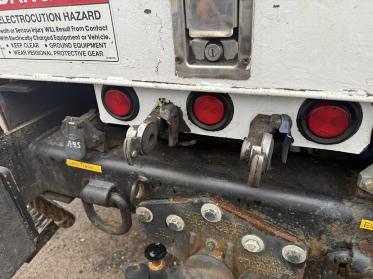 #2000-•-2014-freightliner-altec-digger-derrick-image-43