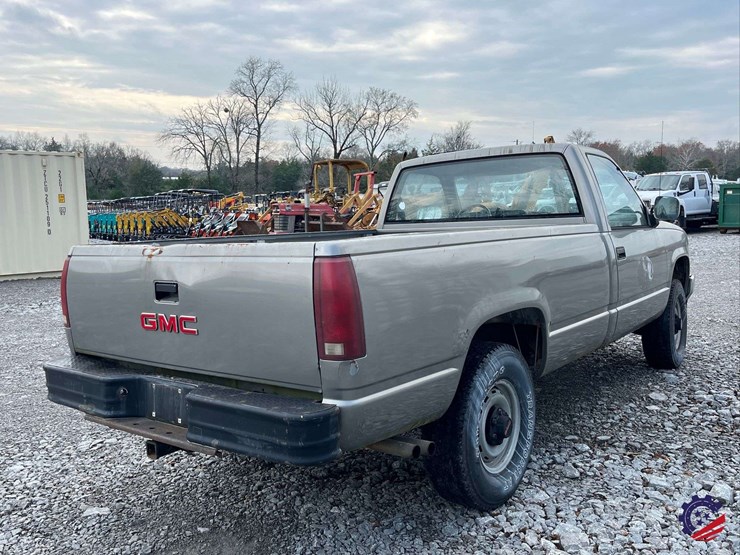 1990-gmc-sierra-pickup-truck-image-24