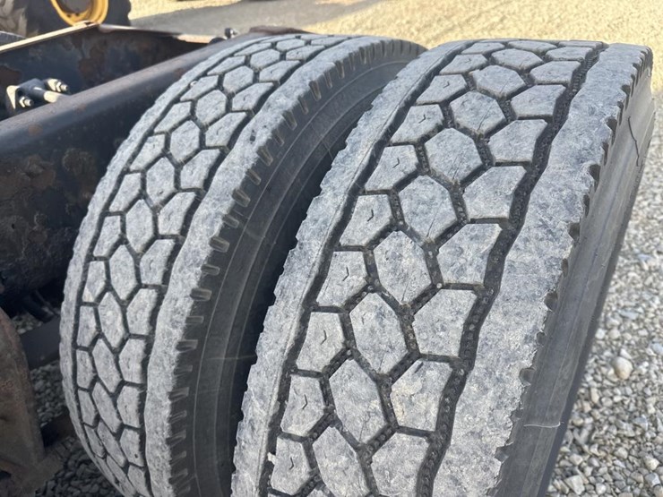 2000-international-9200i-image-56