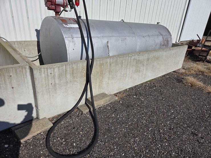 79"x192"x31"-cement-fuel-tank-dike-image-1