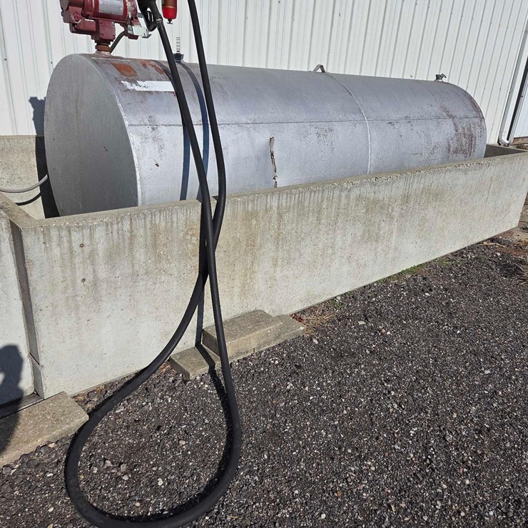 79"x192"x31" cement fuel tank dike