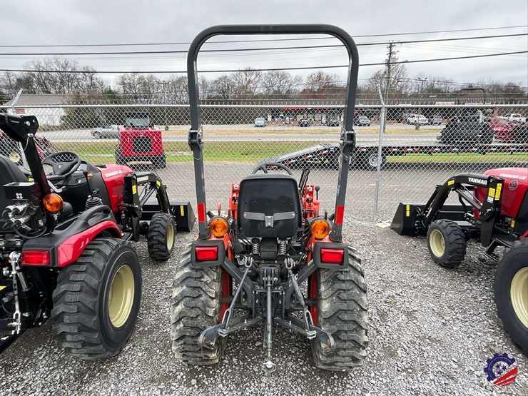 kubota-b2401d-farm-tractor-image-28
