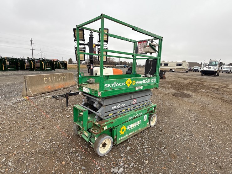 #97-•-skyjack-sj3219-scissor-lift-2207610-inv#33269-image-3