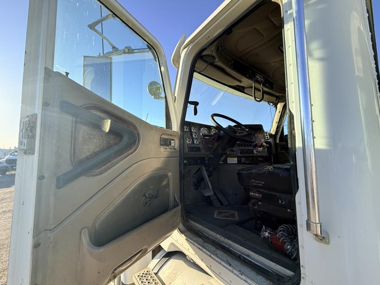 #1980-•-2008-international-eagle-day-cab-truck-tractor-image-28