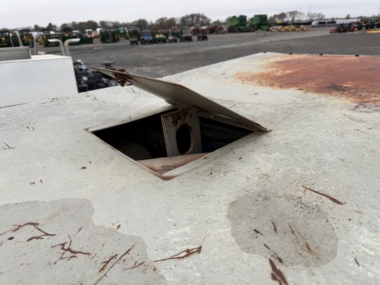 #22619-•-1994-leroi-185-portable-air-compressor-3272x209-6/94-image-24