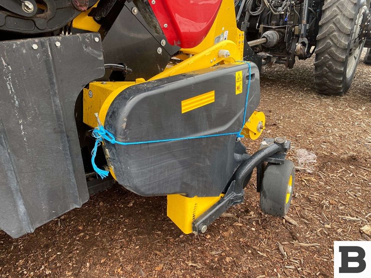 new-holland-340-image-54