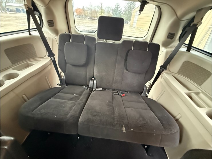 2016-dodge-grand-caravan-image-19