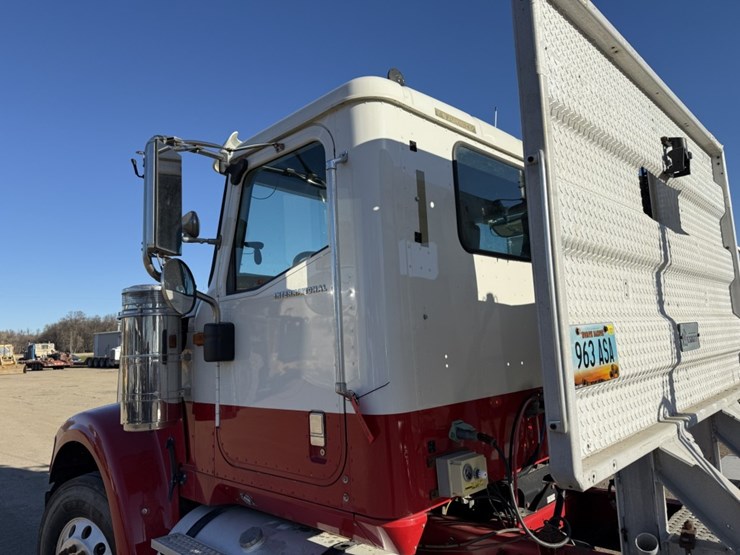 #1952-•-2008-international-eagle-day-cab-truck-tractor-image-30