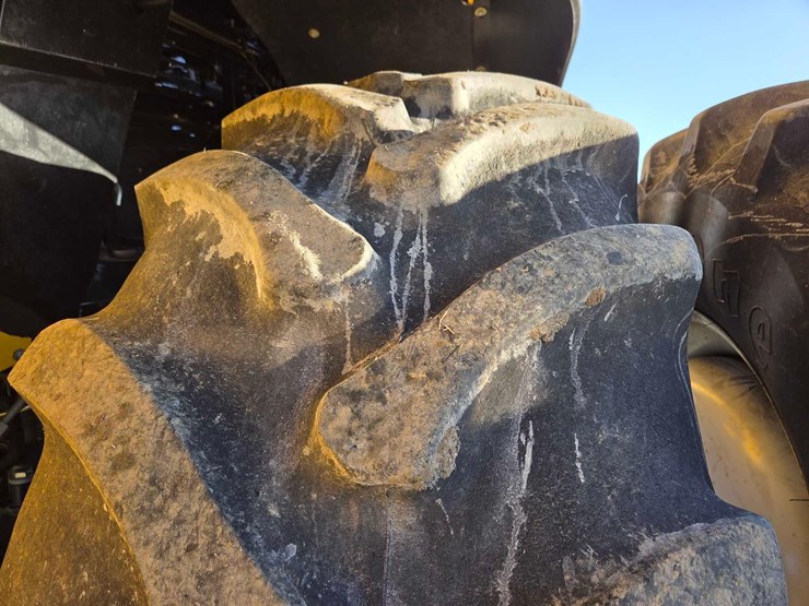 2010-new-holland-cr9065-image-11