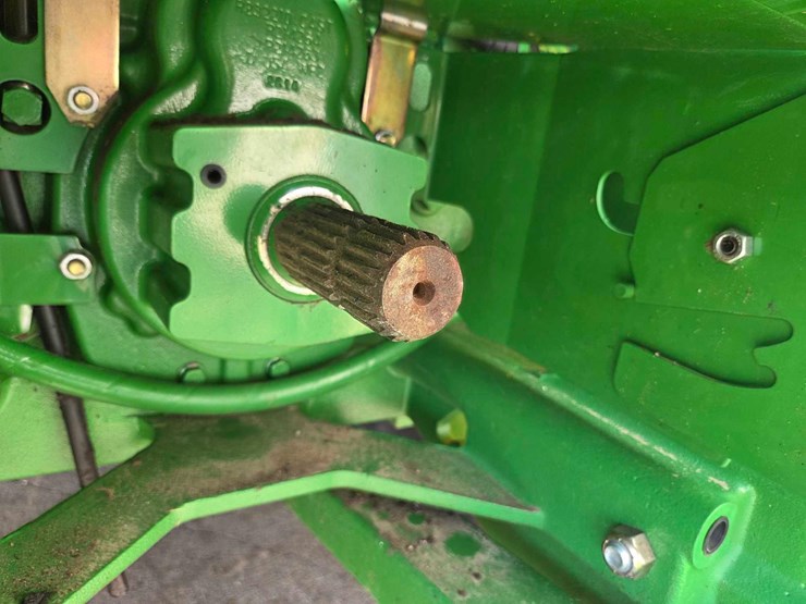 2012-john-deere-8285r-image-35