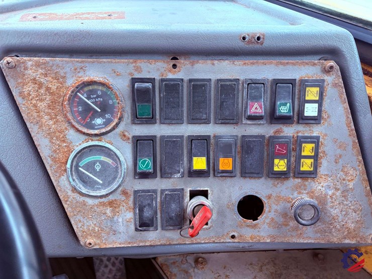 1995-volvo-a30-image-67