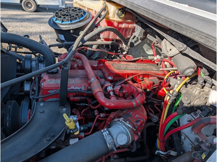 2016-freightliner-m2-day-cab-image-16