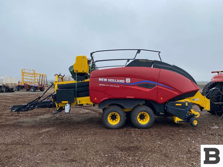 new-holland-340-image-6