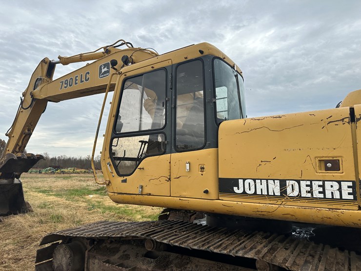 deere-790e-lc-image-26