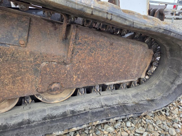 2013-bobcat-t770-image-49