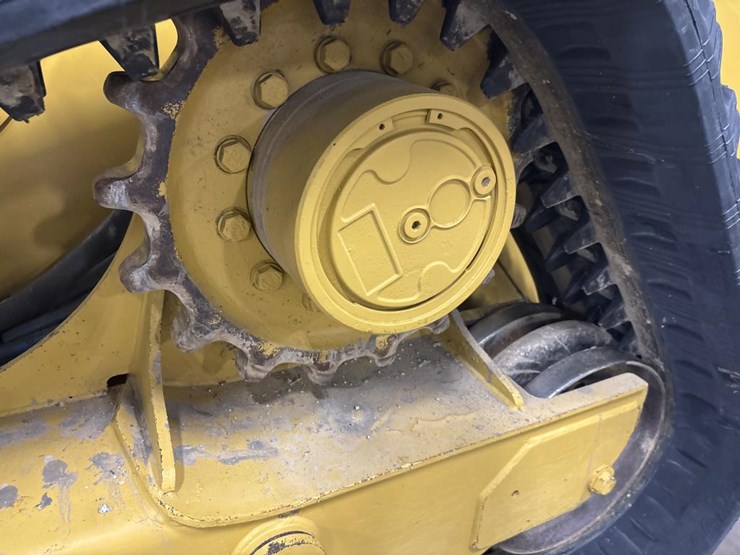 2018-caterpillar-228-image-57