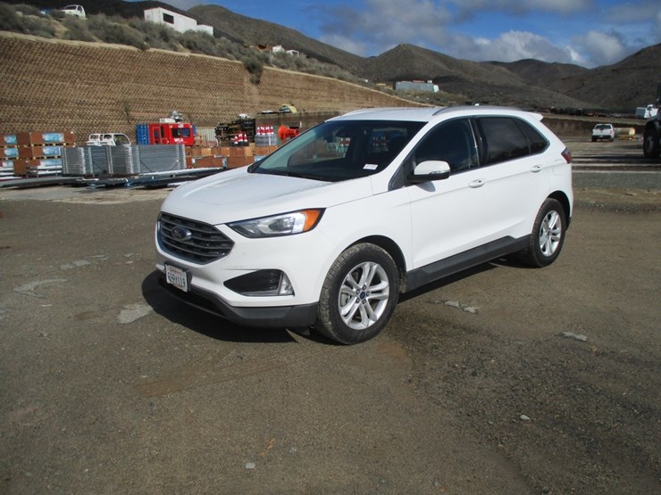 2019-ford-edge-sel-image-1
