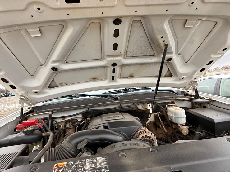 2012-chevrolet-suburban-image-49