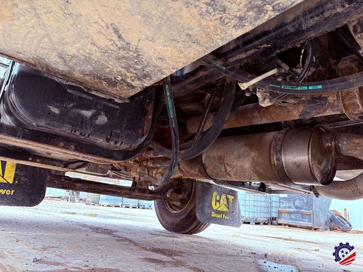 1998-freightliner-fl70-image-84