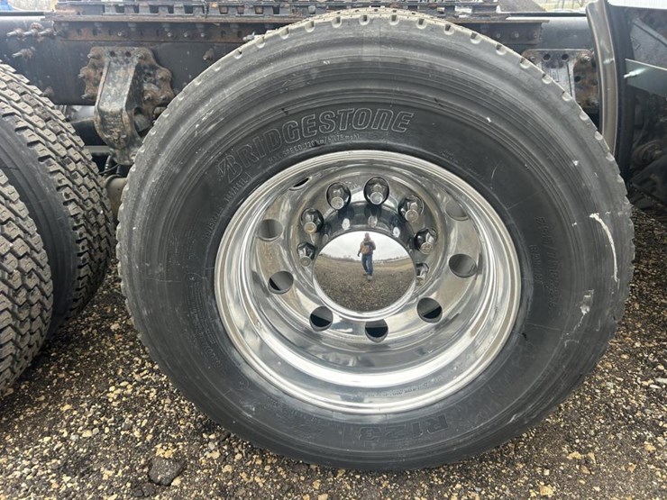 #1676-•-2015-volvo-vnl-day-cab-truck-tractor-image-62