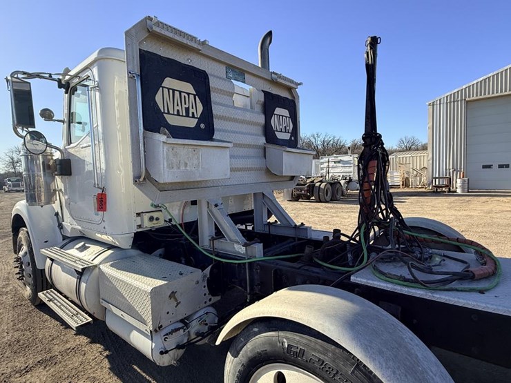 #1965-•-2008-international-eagle-day-cab-truck-tractor-image-14