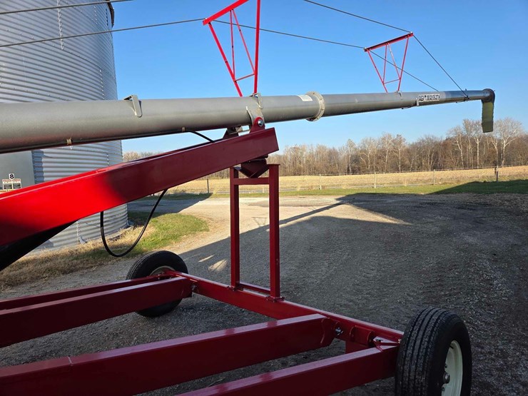 agi-mayrath-hx2-10"x63'-swing-away-auger-image-17