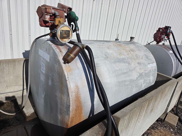 550-gallon-fuel-tank-w/-fill-rite-pump-&-tokheim-meter-image-1