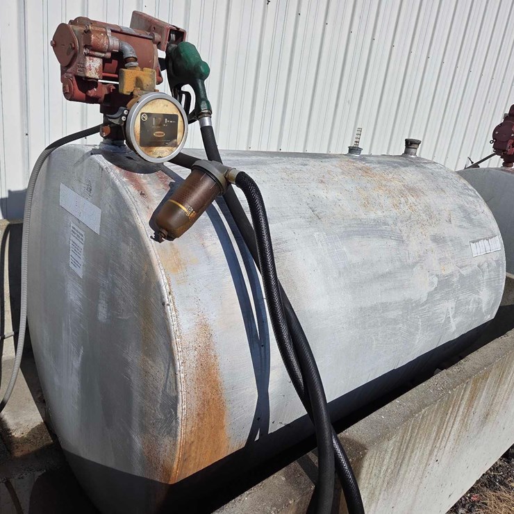 550 gallon fuel tank w/ Fill Rite pump & Tokheim meter