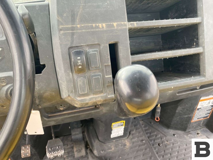 john-deere-835e-image-16