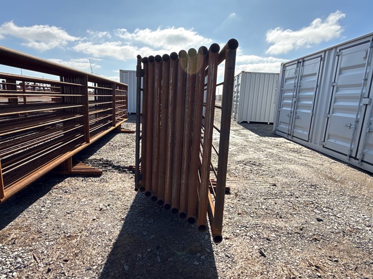 #22673-•-(9)-cattle-panels-&-(1)-gate-image-5