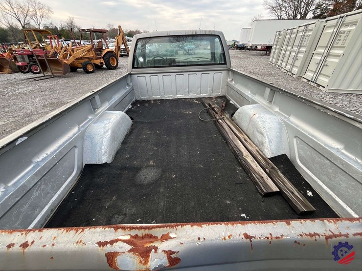 1990-gmc-sierra-pickup-truck-image-26