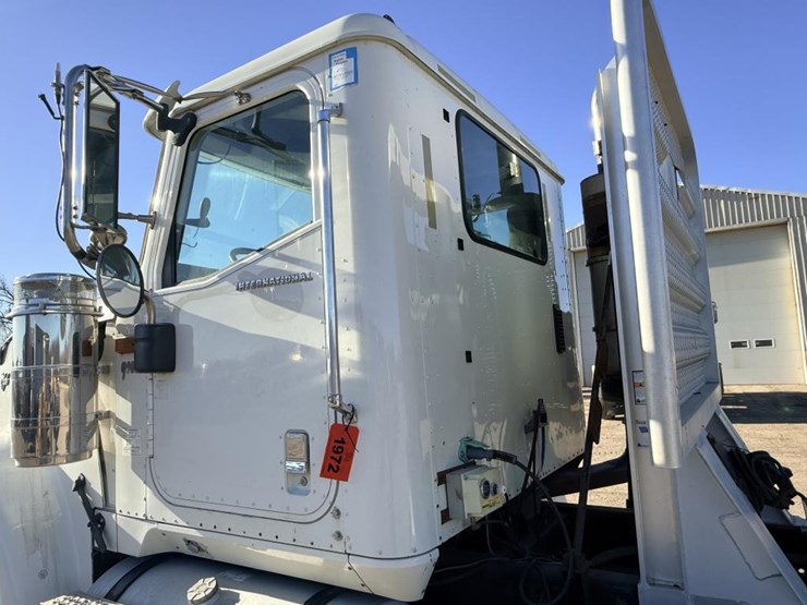 #1972-•-2008-international-eagle-day-cab-truck-tractor-image-13