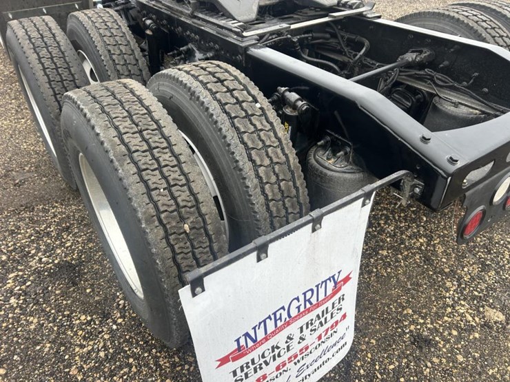 #1675-•-2016-freightliner-harrison-glider-kit-day-cab-truc-image-16